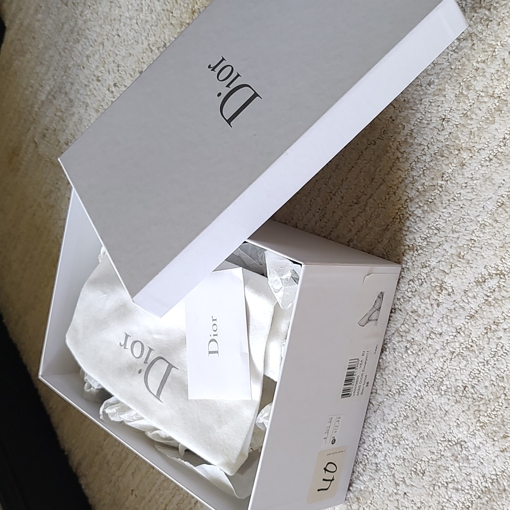 Miss DIOR Escarpin11 Bleu Foncé 38 from Saks Fifth Avenue - Picture 13 of 17